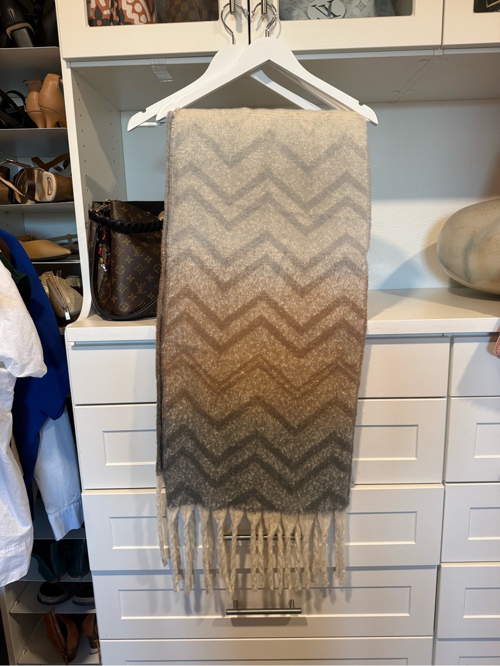 Chevron Ombre Fringe Scarf - Neutral Gradient
